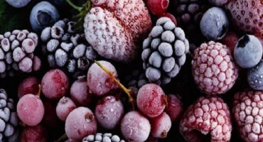 Jaké ovoce a bobule lze zmrazit doma na zimu